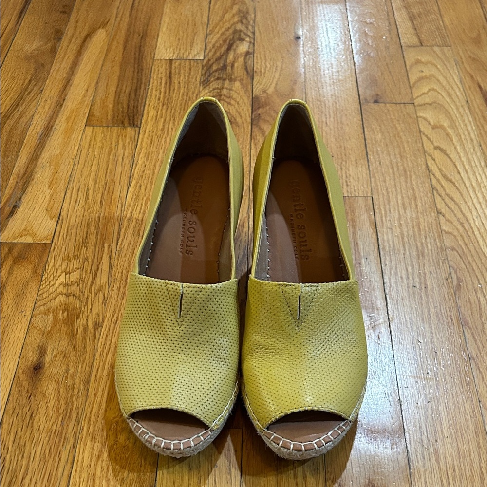 Gentle Souls by Kenneth Cole - Butter Yellow Espadrilles Size 8.5